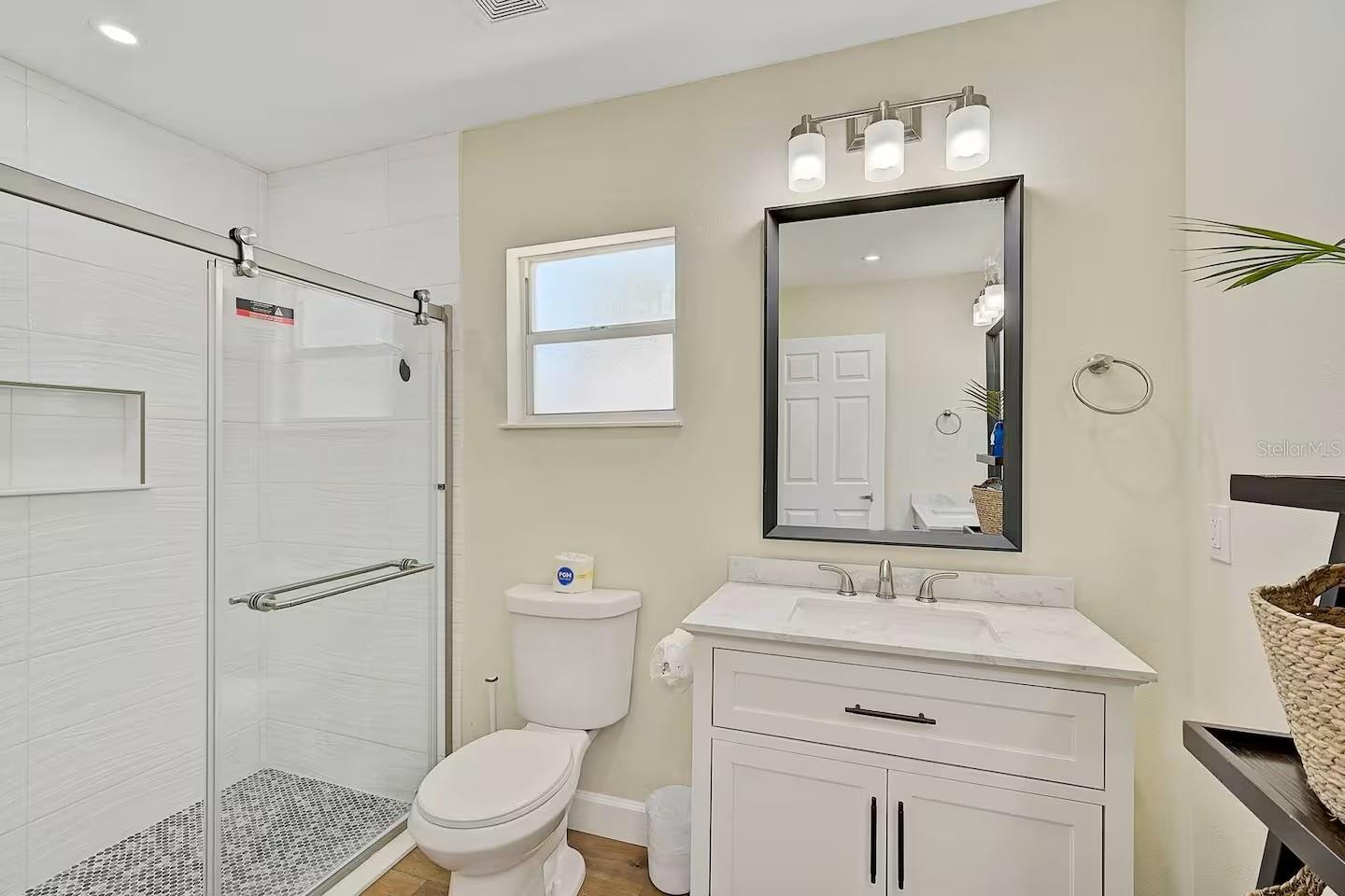 Image 24 of 45 For 8007 17th Avenue Nw