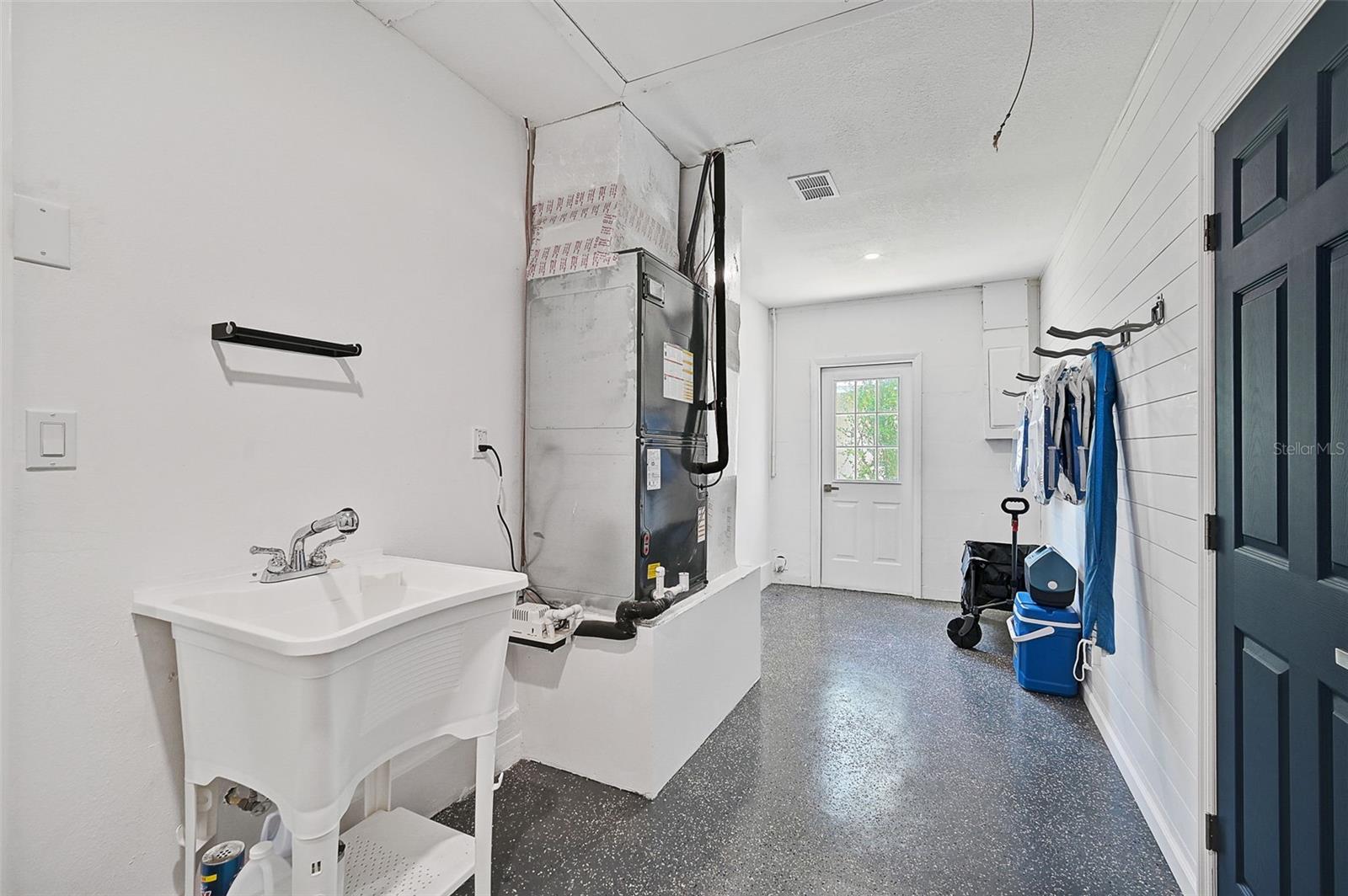Image 33 of 45 For 8007 17th Avenue Nw