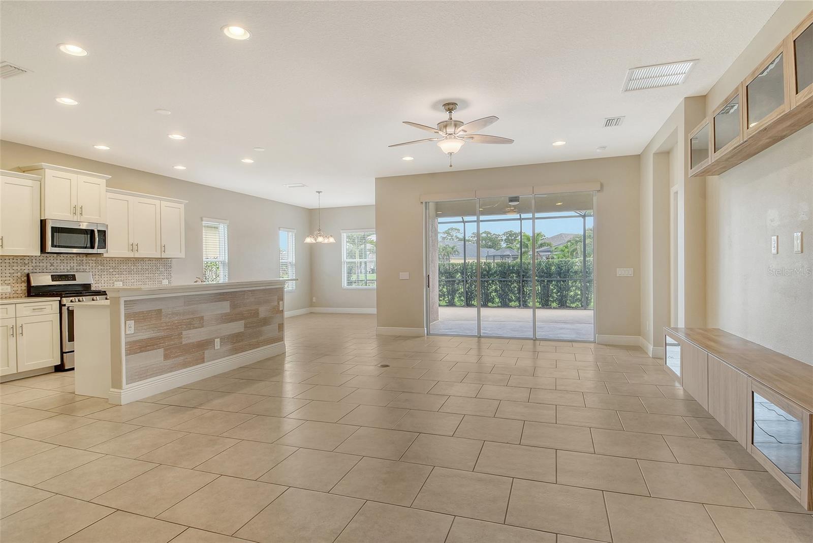 Image 7 of 37 For 12331 Halfmoon Lake Terrace