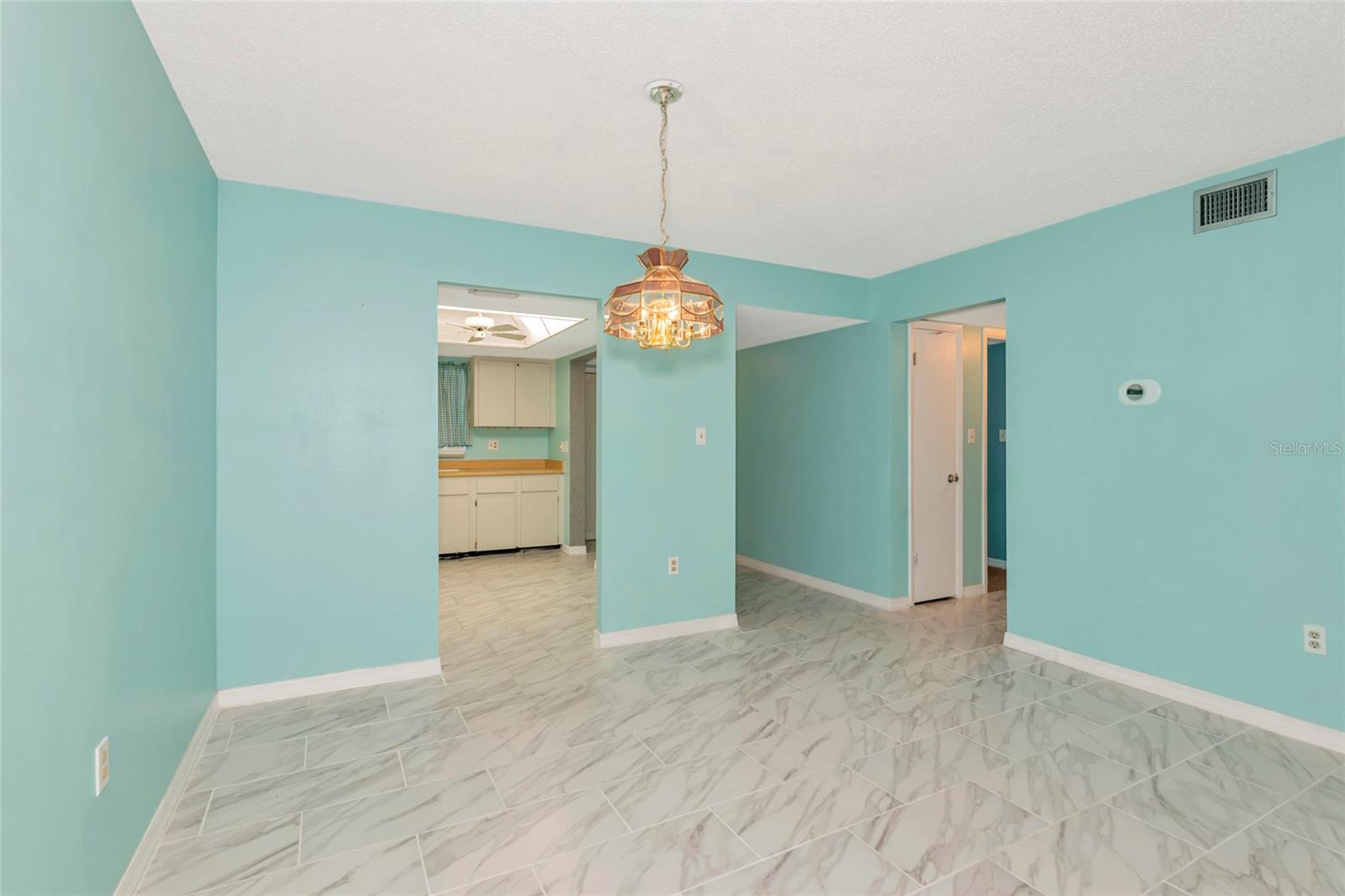 Image 10 of 44 For 3072 Lake Bayshore Drive 119