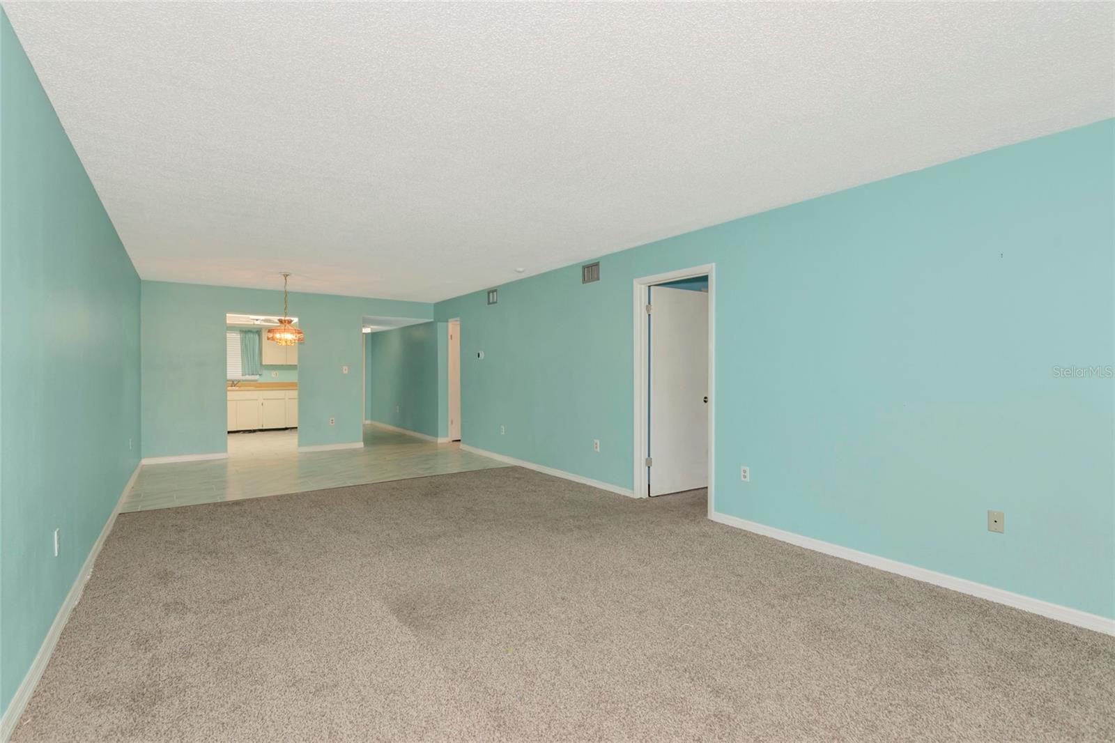 Image 14 of 44 For 3072 Lake Bayshore Drive 119