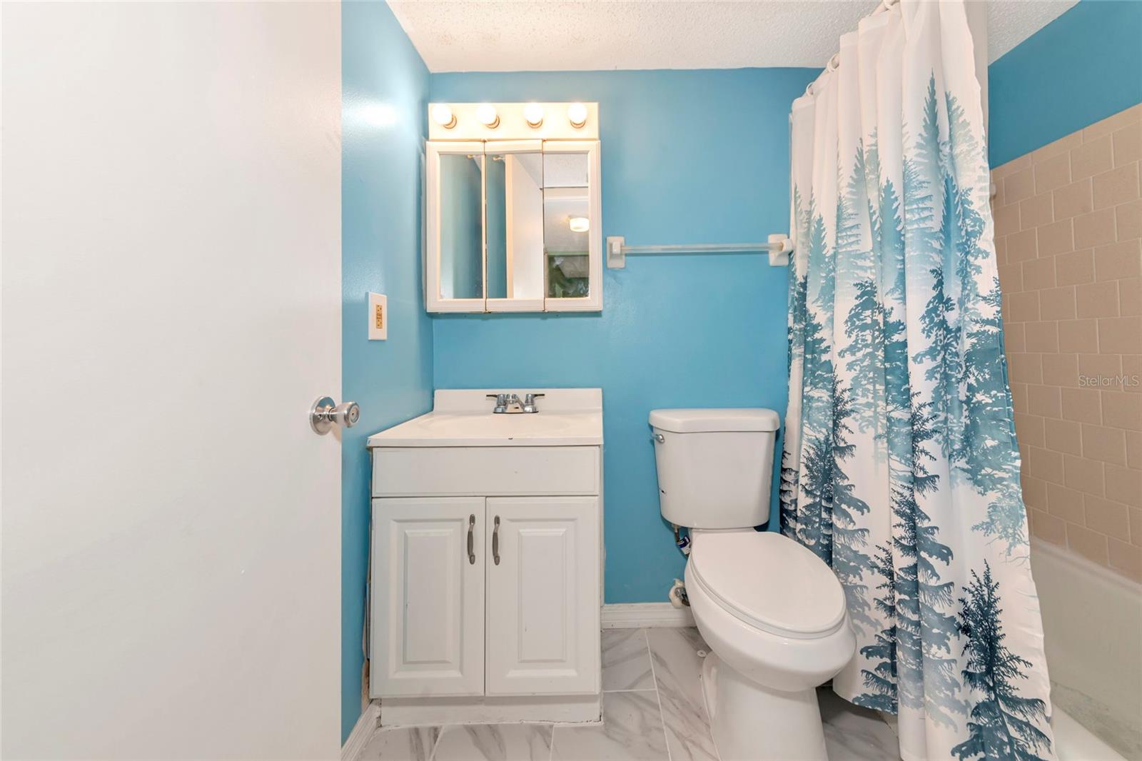 Image 19 of 44 For 3072 Lake Bayshore Drive 119