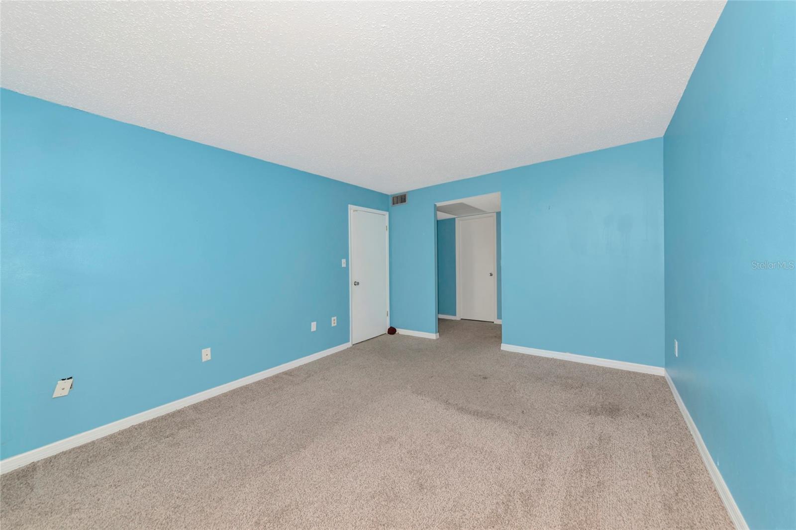 Image 21 of 44 For 3072 Lake Bayshore Drive 119