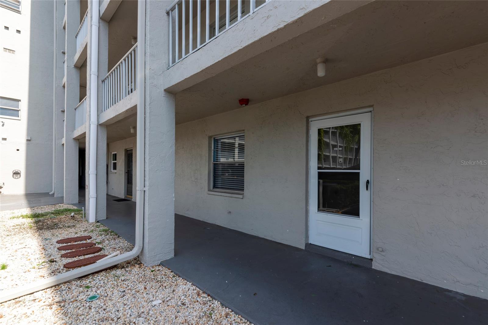 Image 29 of 44 For 3072 Lake Bayshore Drive 119