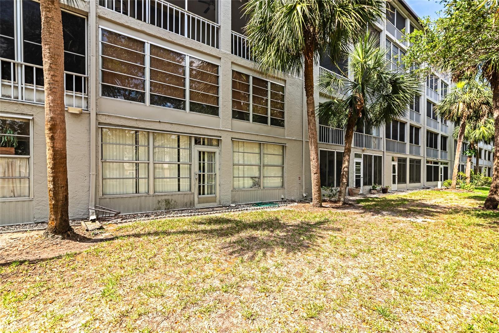 Image 30 of 44 For 3072 Lake Bayshore Drive 119