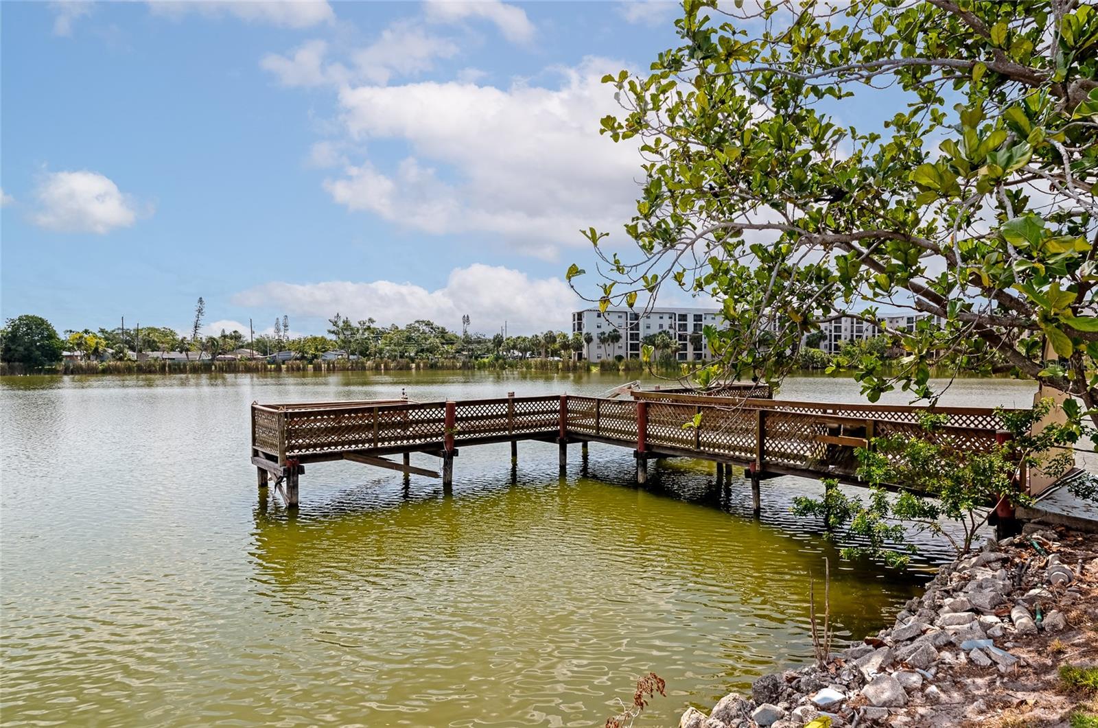 Image 32 of 44 For 3072 Lake Bayshore Drive 119
