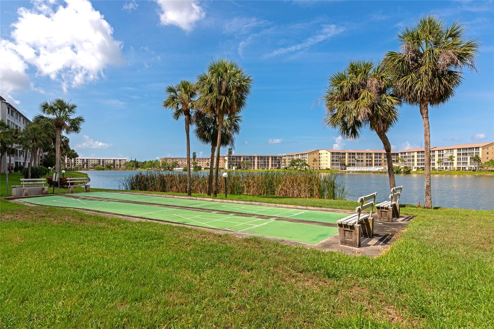 Image 34 of 44 For 3072 Lake Bayshore Drive 119