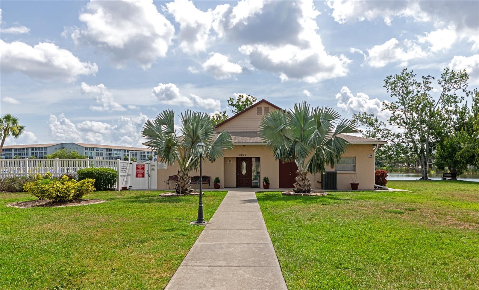 Image 35 of 44 For 3072 Lake Bayshore Drive 119
