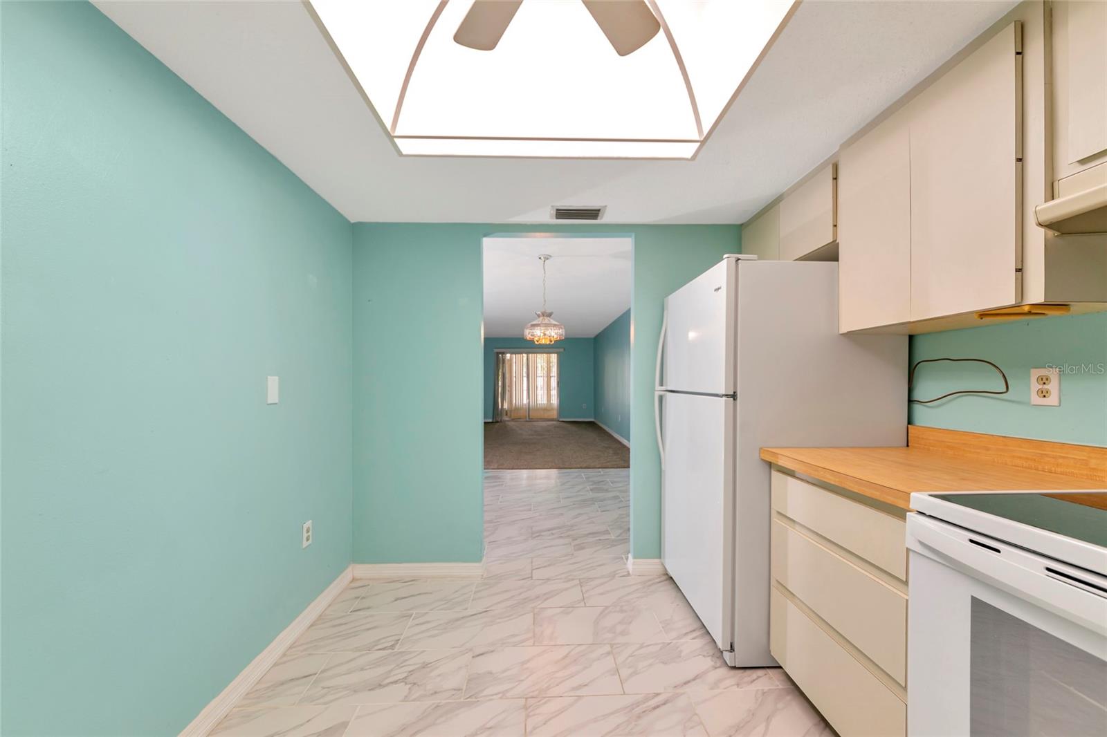 Image 8 of 44 For 3072 Lake Bayshore Drive 119