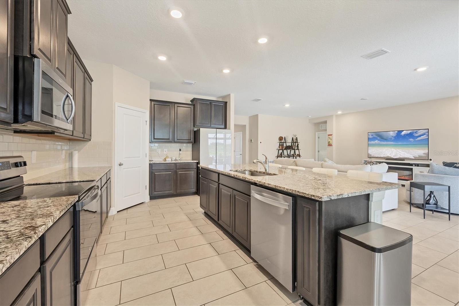 Image 19 of 86 For 16606 Barnwood Place