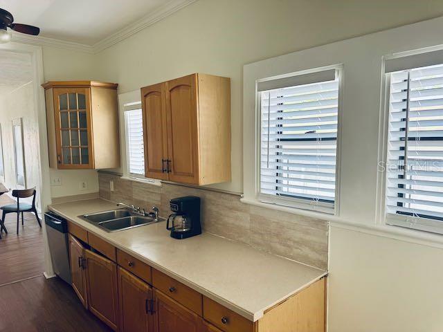 Image 3 of 14 For 1412 12th Avenue W