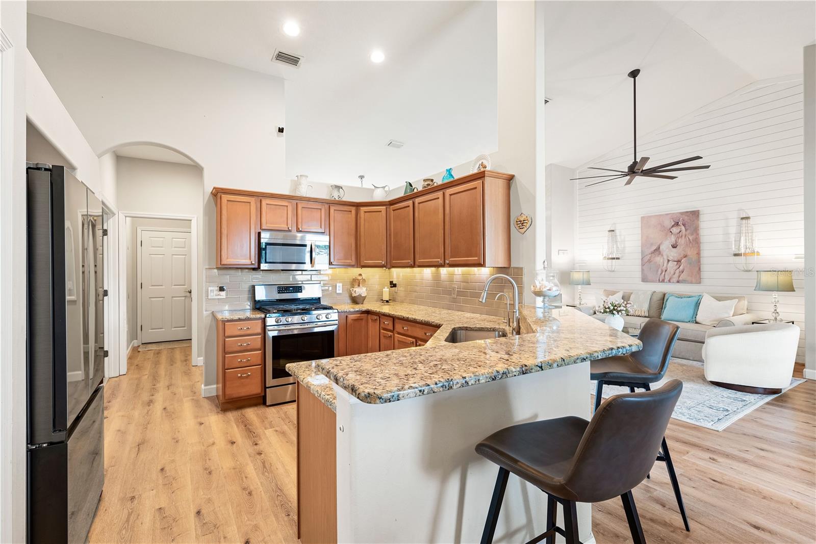 Image 16 of 52 For 6750 64th Terrace E