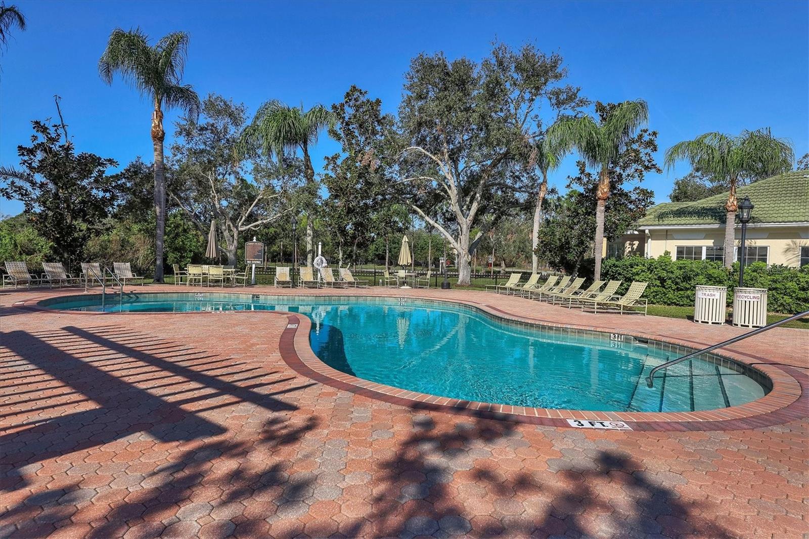 Image 28 of 34 For 5180 Northridge Rd  312