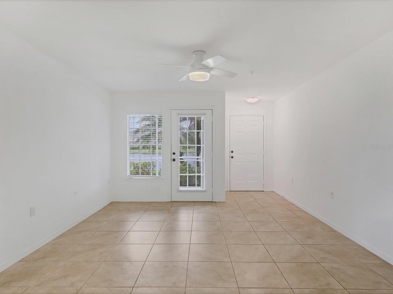 Image 11 of 44 For 8933 Manor Loop 105