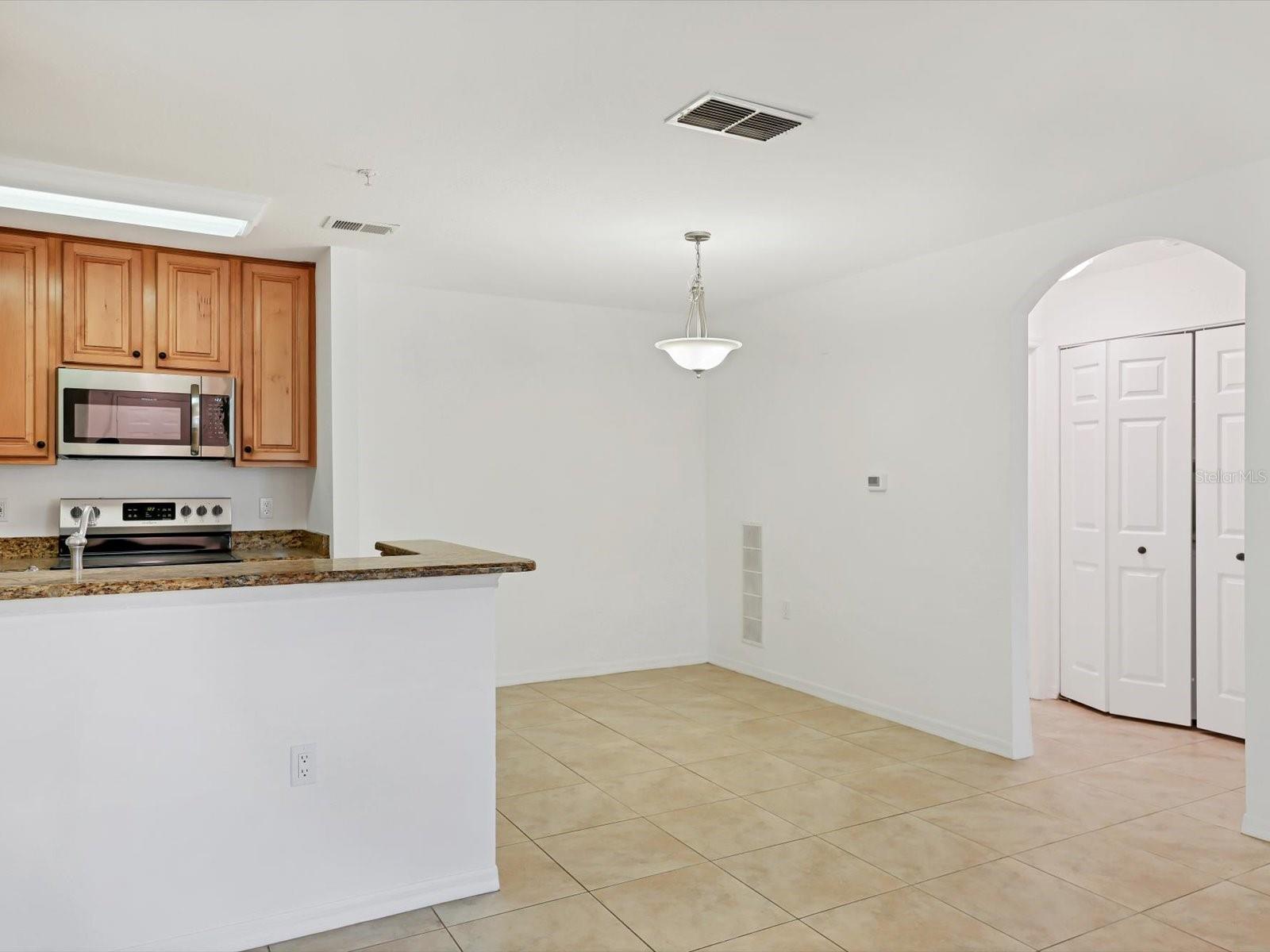 Image 14 of 44 For 8933 Manor Loop 105