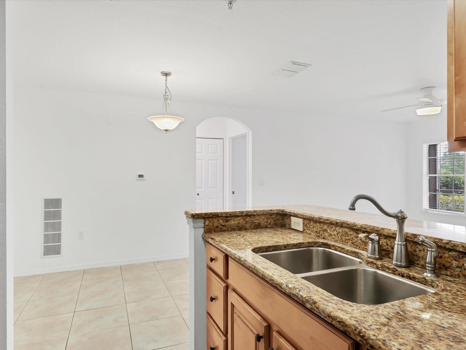 Image 18 of 44 For 8933 Manor Loop 105