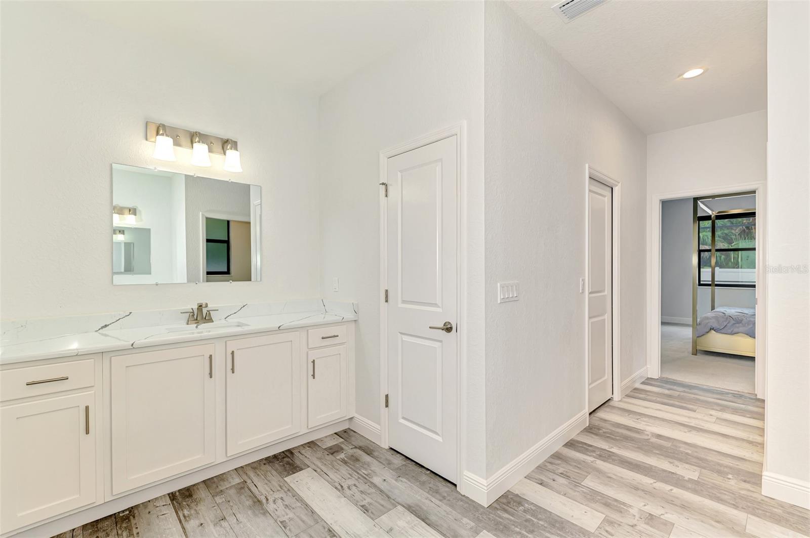 Image 36 of 65 For 2546 Malibu Lane