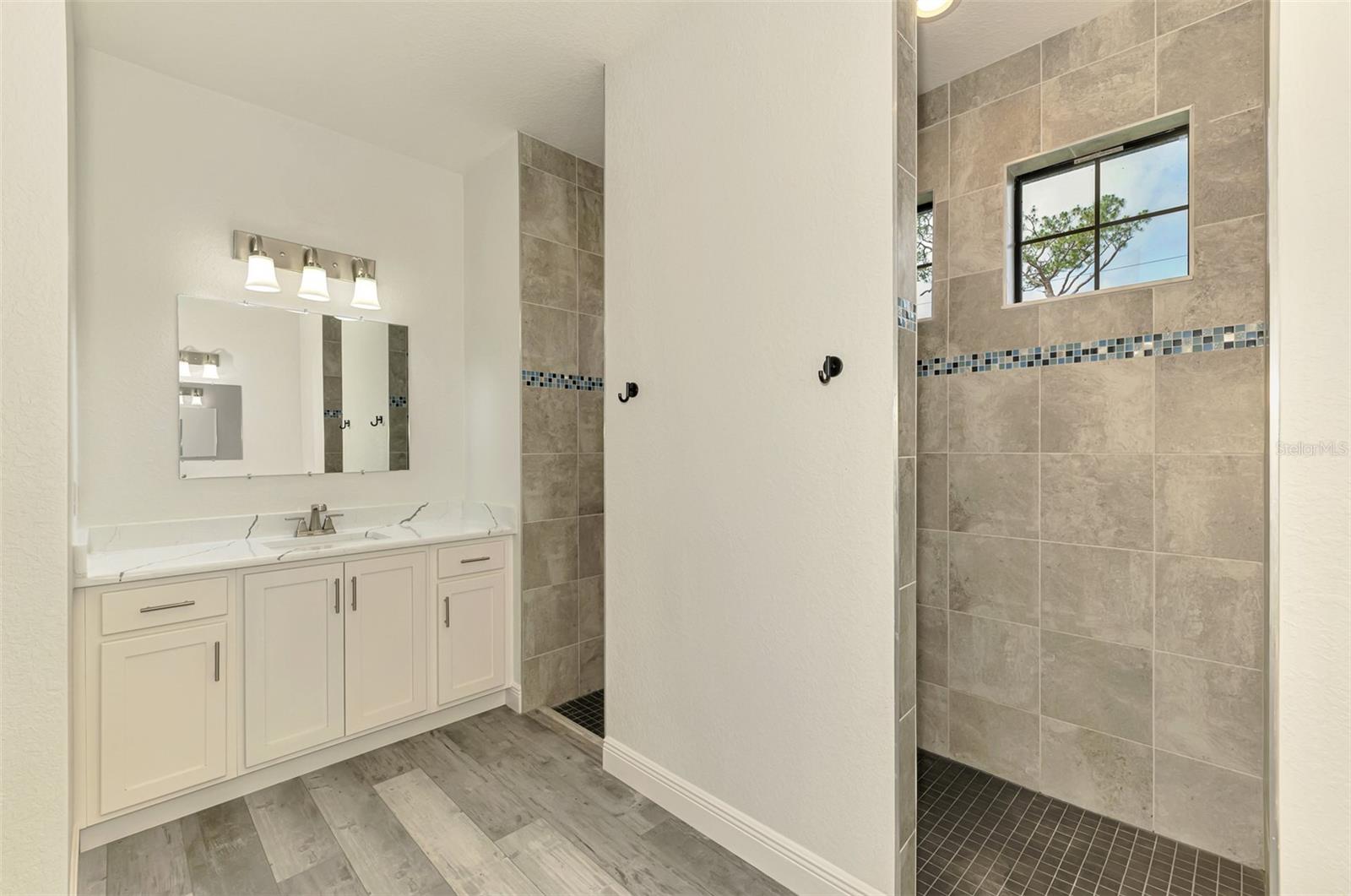 Image 38 of 65 For 2546 Malibu Lane