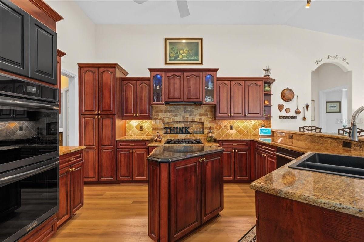 Image 17 of 100 For 7513 Coventry Court