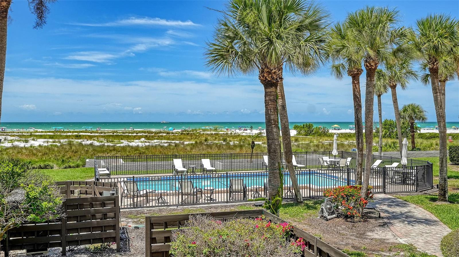 Image 10 of 53 For 222 Beach Road 7