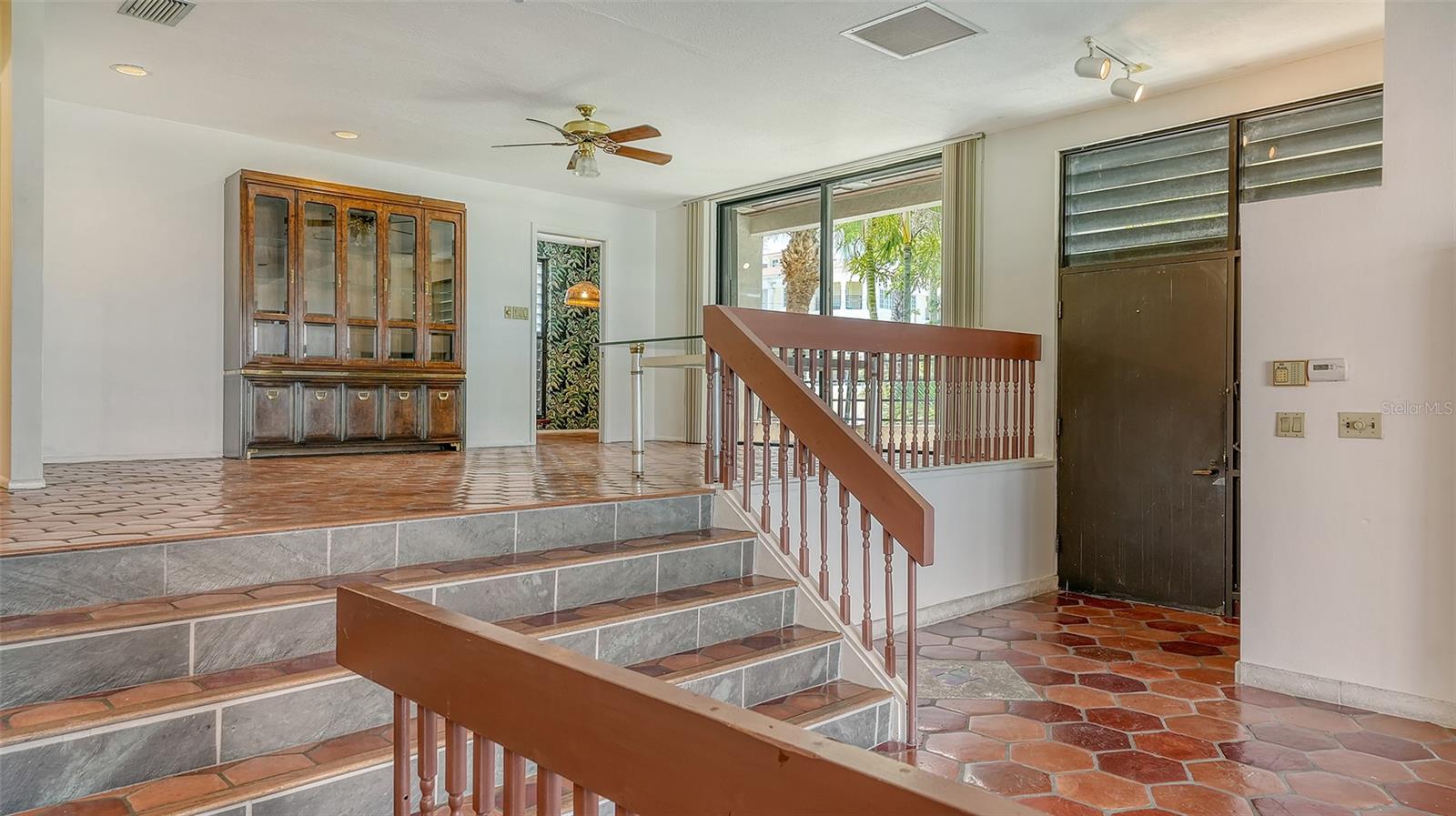 Image 13 of 53 For 222 Beach Road 7