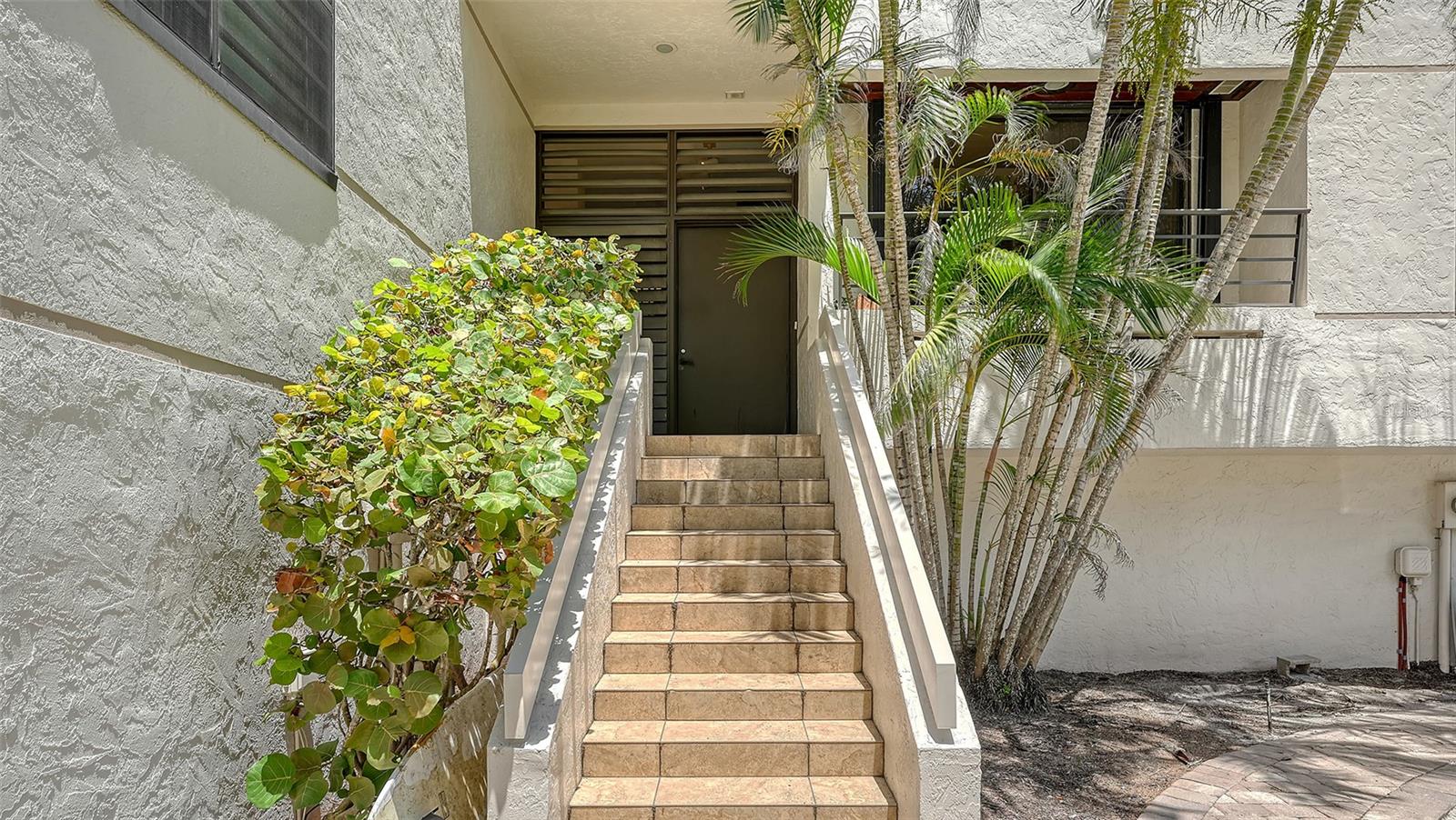 Image 4 of 53 For 222 Beach Road 7