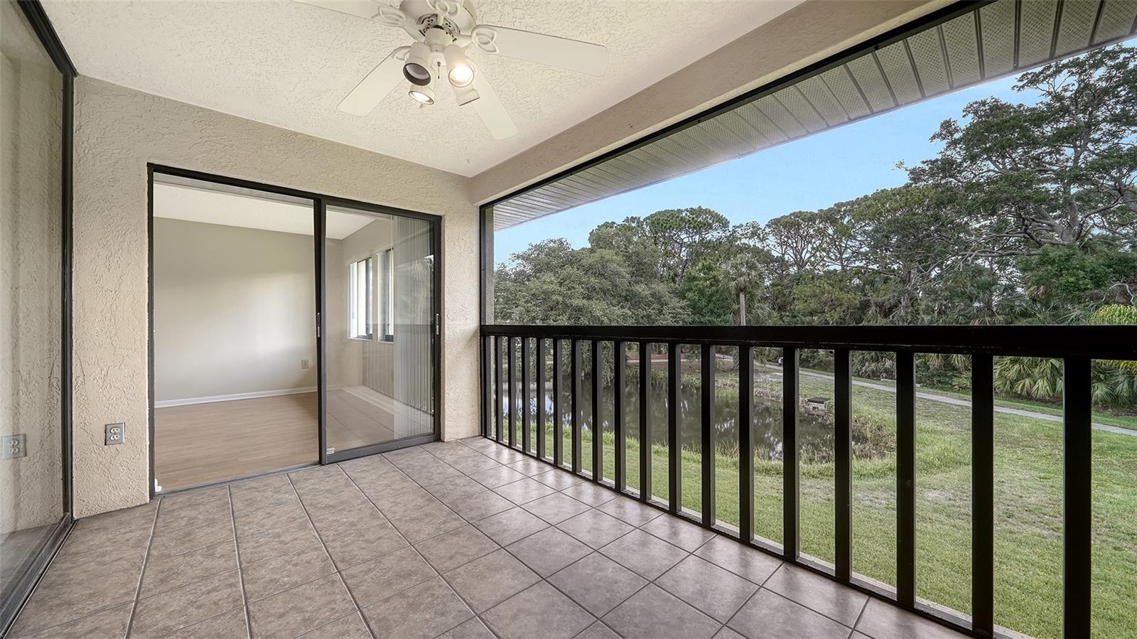 Image 10 of 33 For 5255 Lake Village Drive 40