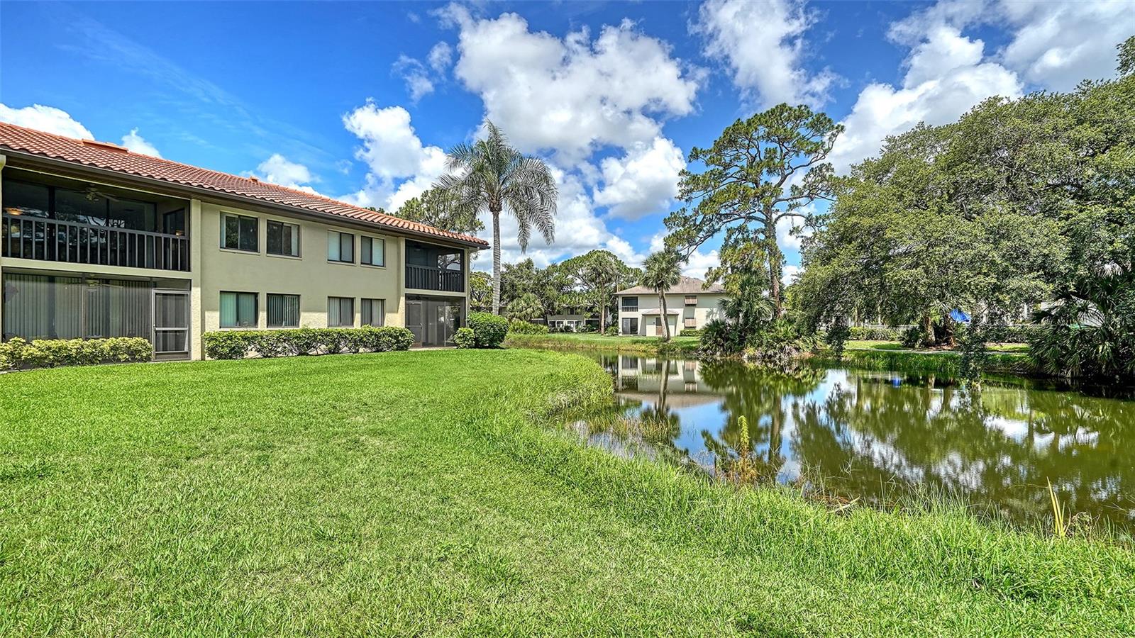 Image 15 of 33 For 5255 Lake Village Drive 40