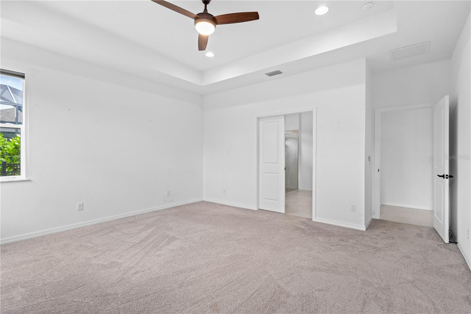 Image 14 of 57 For 926 Fernleaf Run