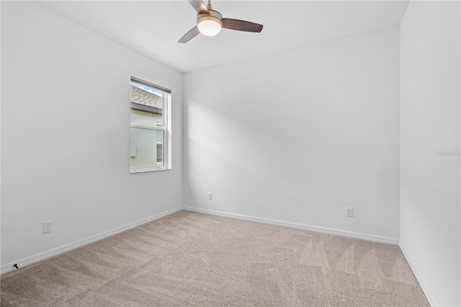 Image 33 of 57 For 926 Fernleaf Run