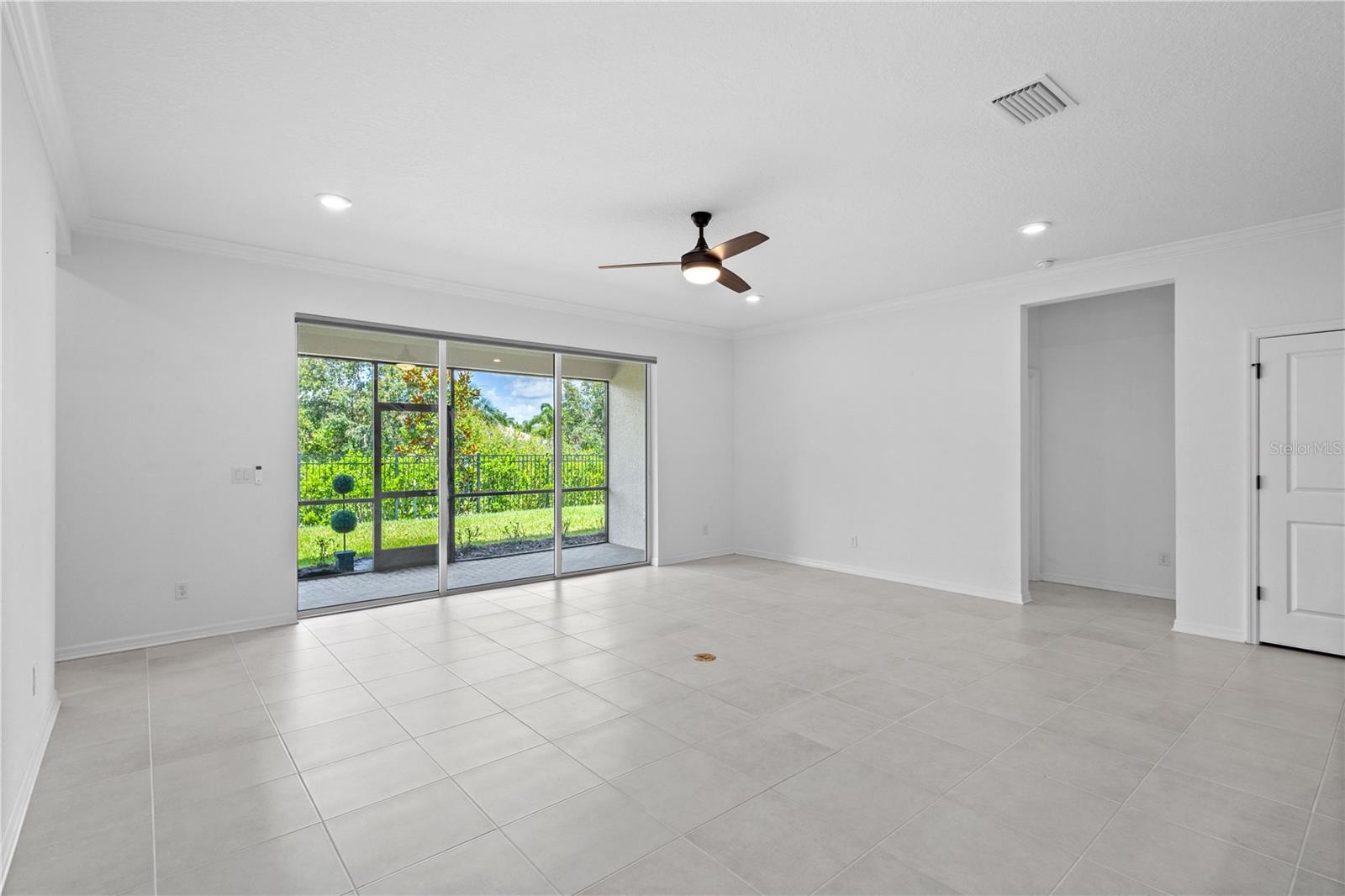 Image 9 of 57 For 926 Fernleaf Run
