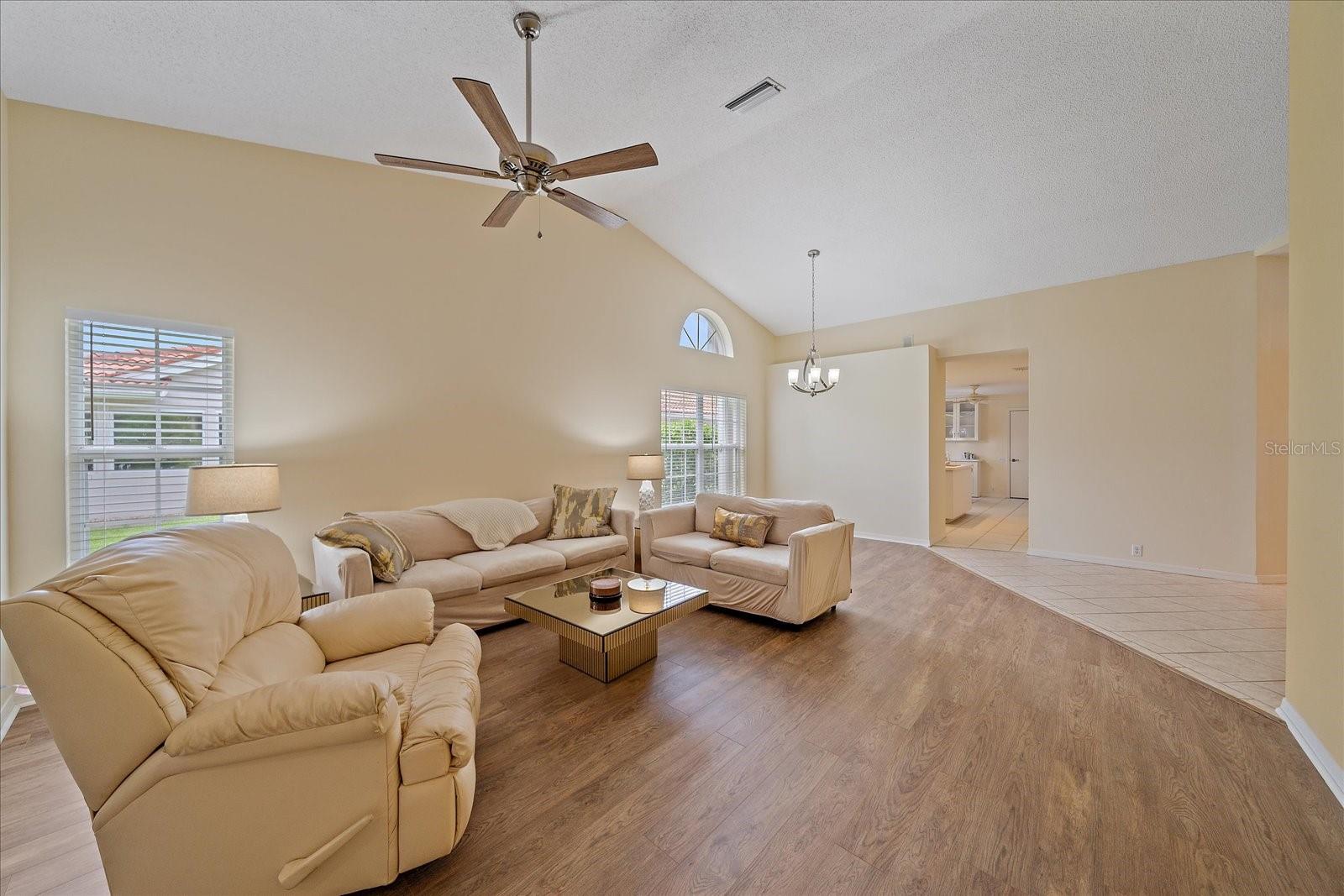 Image 10 of 63 For 8382 Creekview Lane