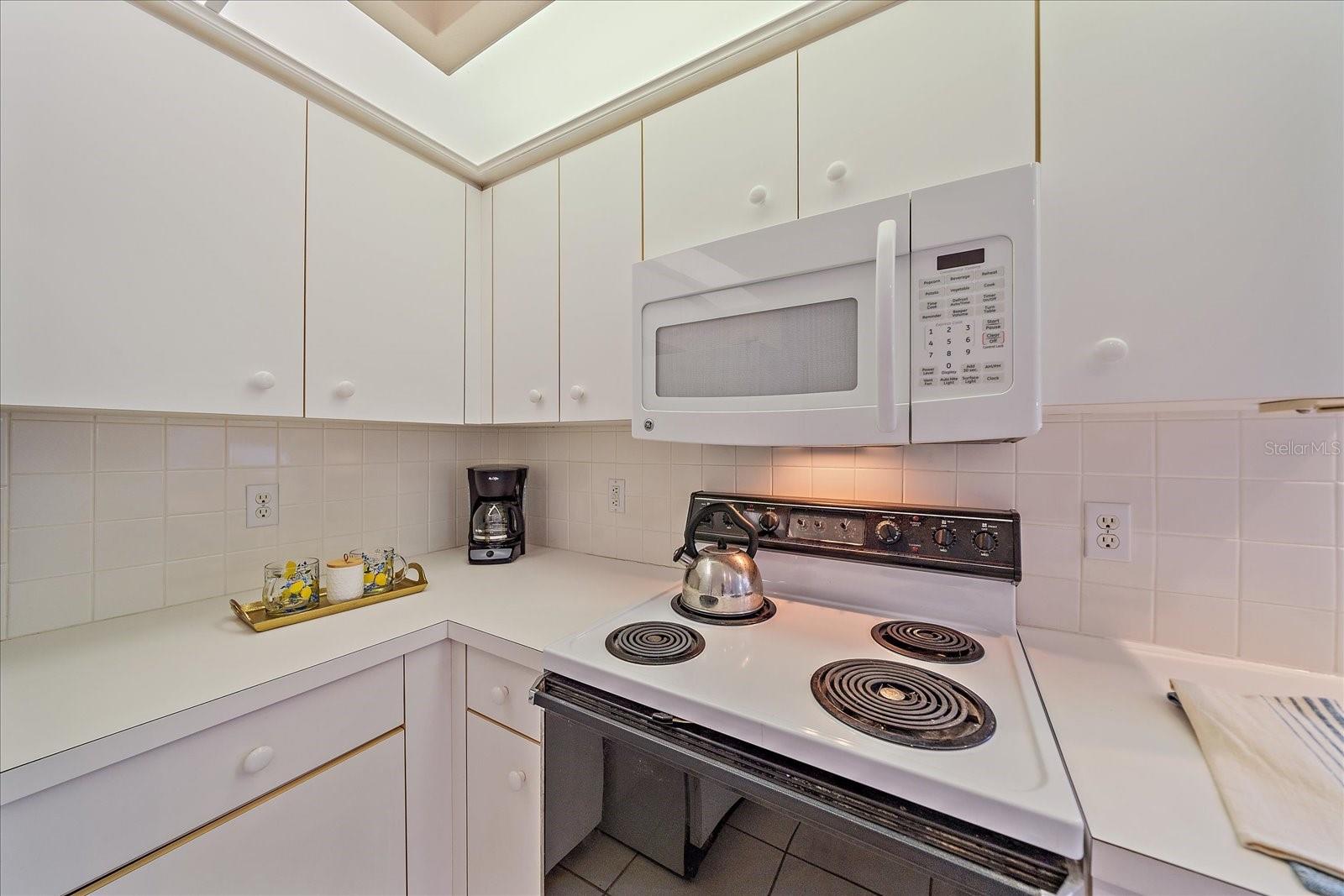 Image 29 of 63 For 8382 Creekview Lane