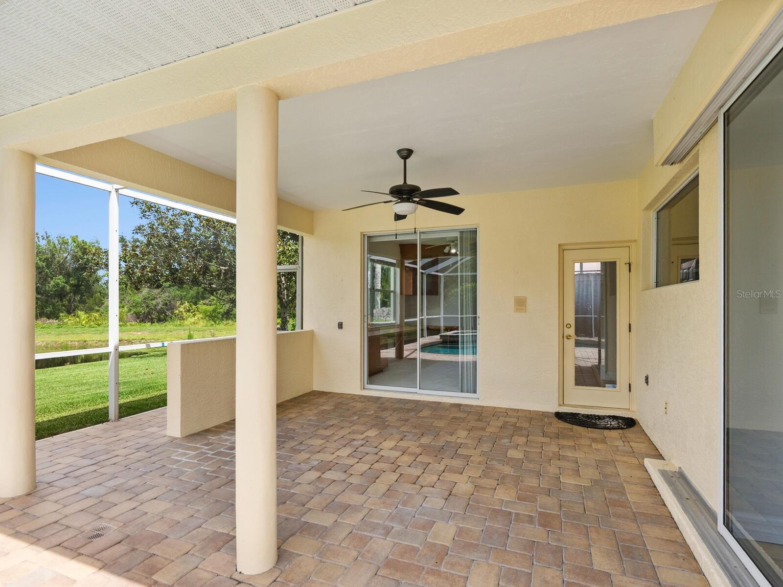 Listing photo id 40 for 6811 Honeysuckle Trail