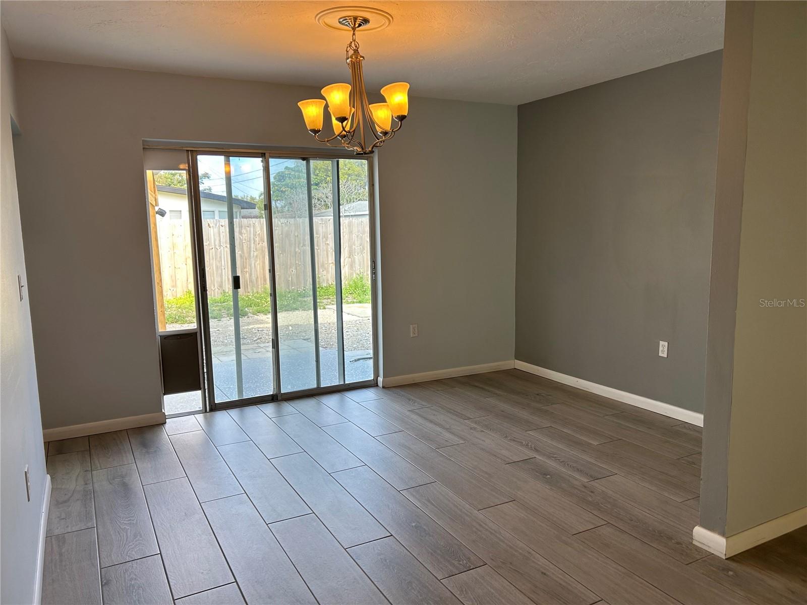 Image 13 of 33 For 406 47th Street Nw