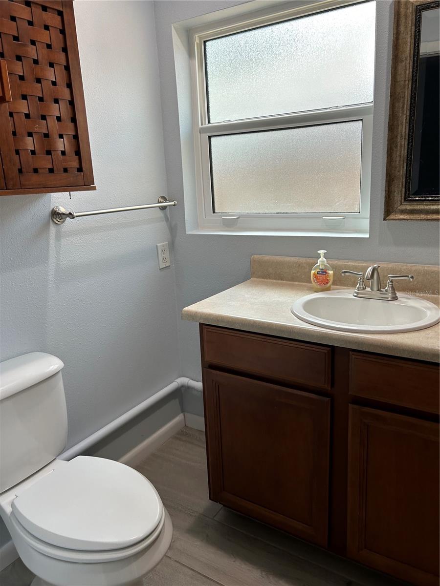 Image 15 of 33 For 406 47th Street Nw