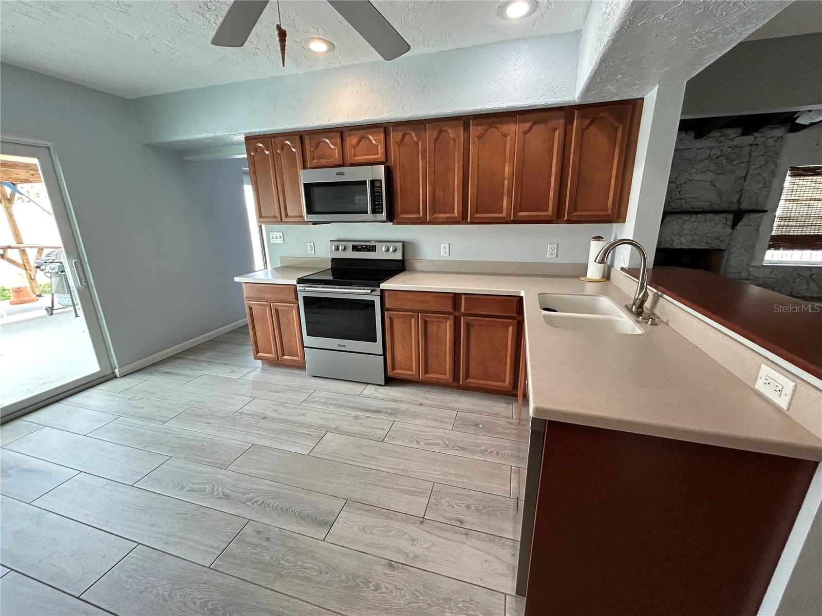 Image 6 of 33 For 406 47th Street Nw