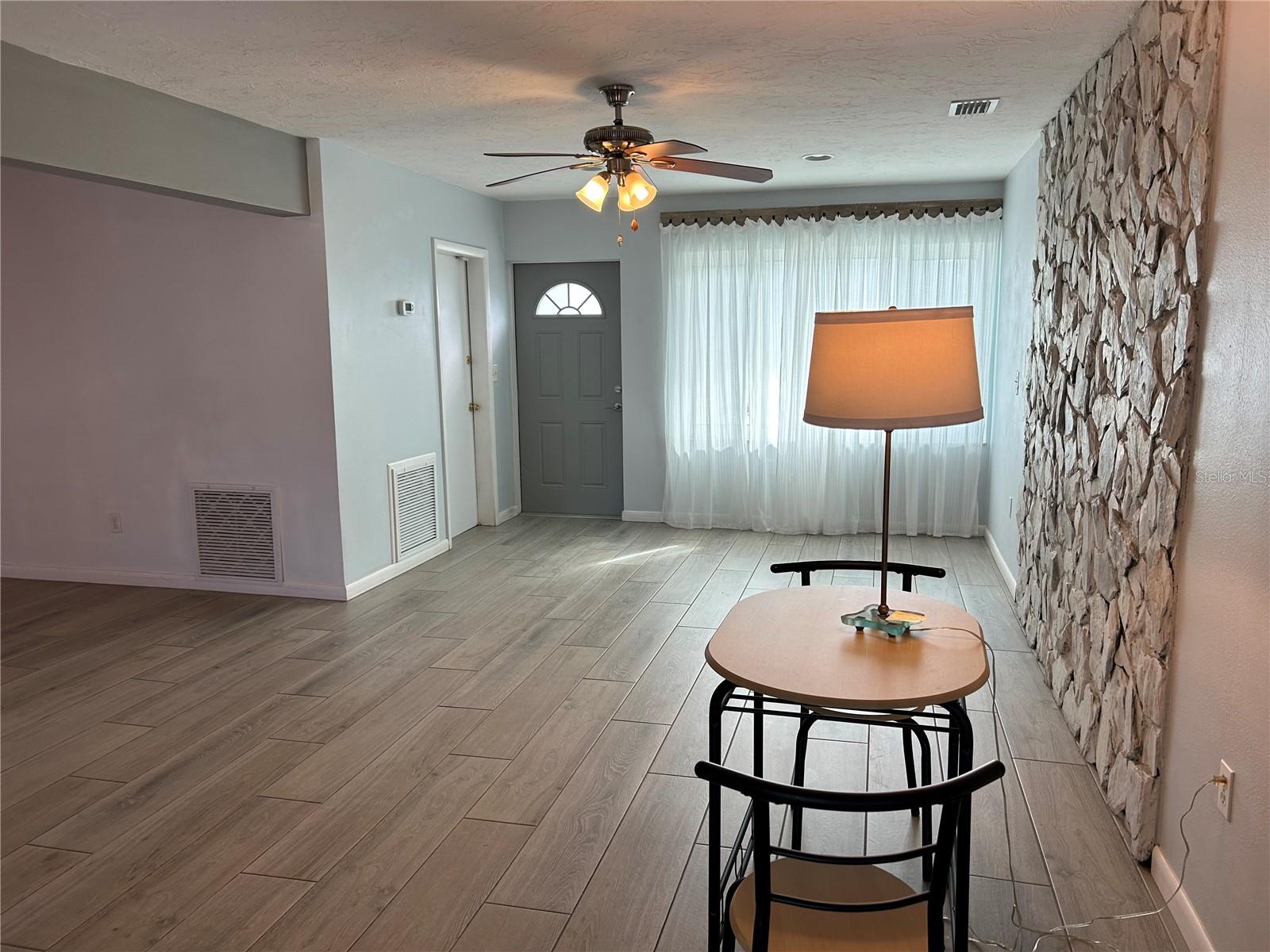 Image 9 of 33 For 406 47th Street Nw