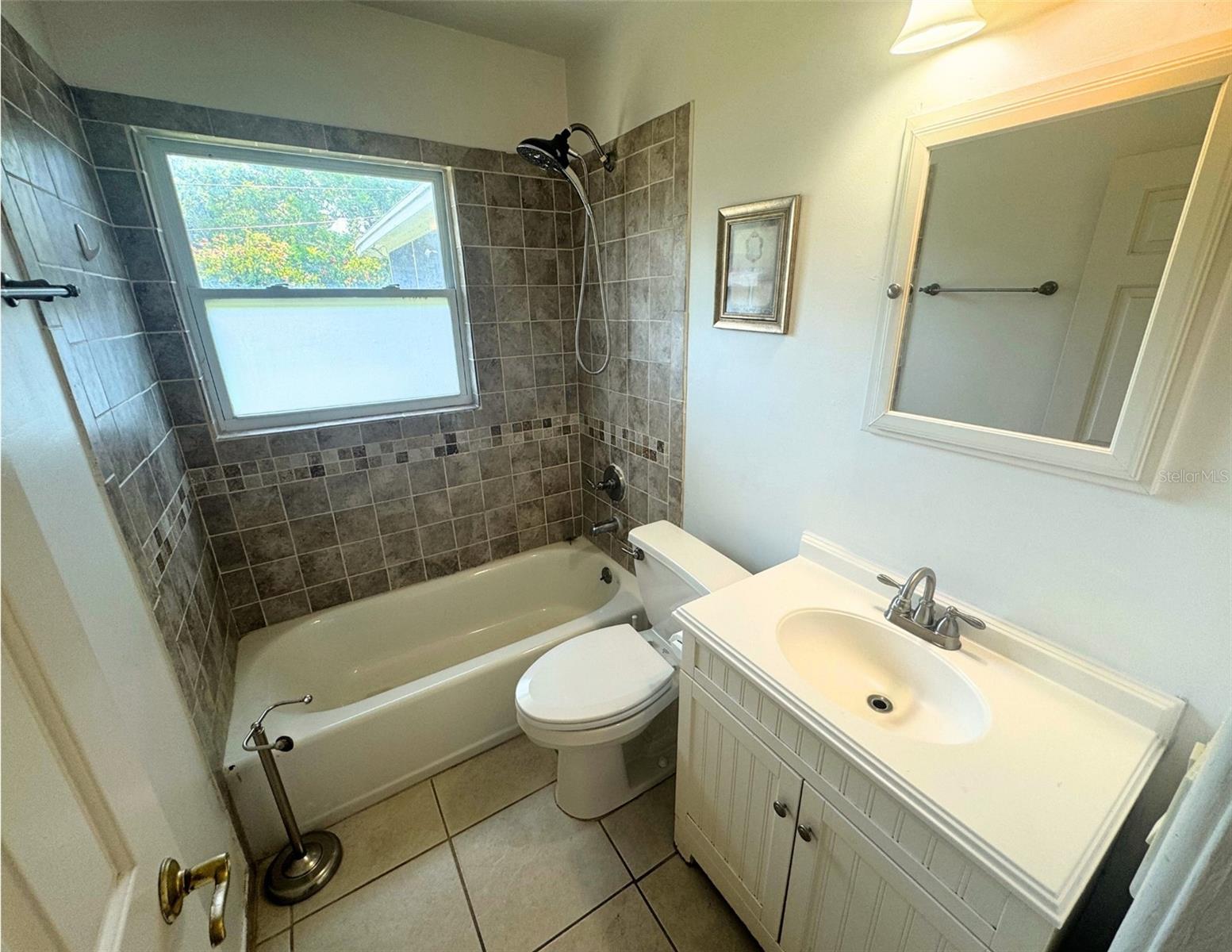 Image 6 of 9 For 6006 Lords Avenue
