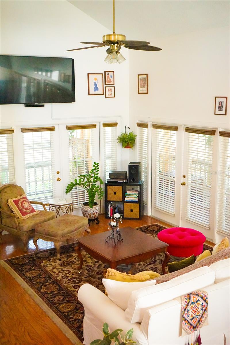 Image 21 of 55 For 1505 43rd Avenue Drive W