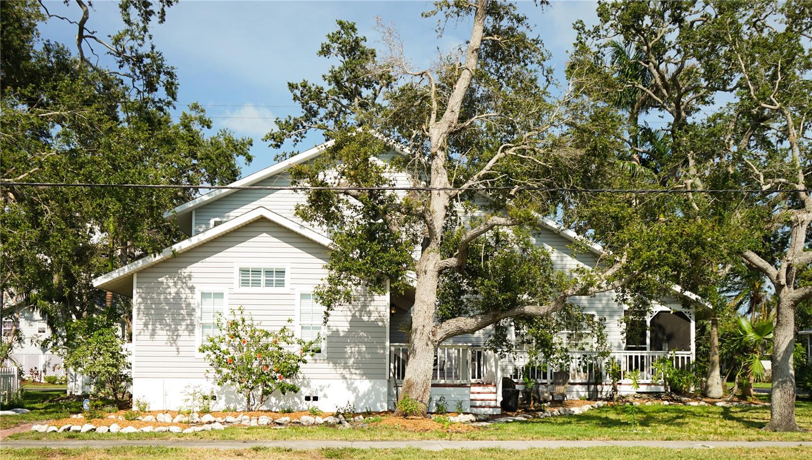 Image 7 of 55 For 1505 43rd Avenue Drive W