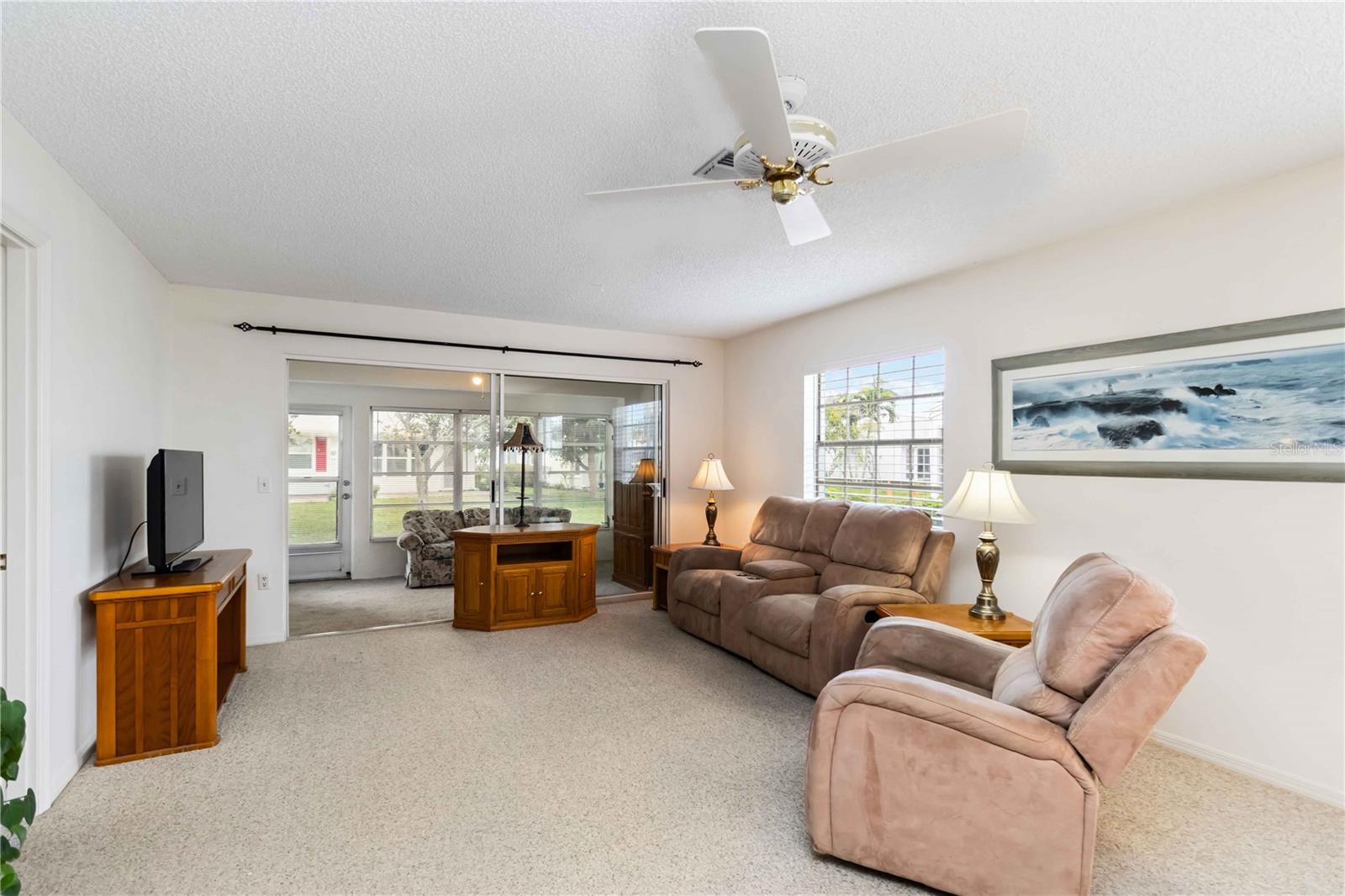 Image 4 of 37 For 9412 Concord Circle