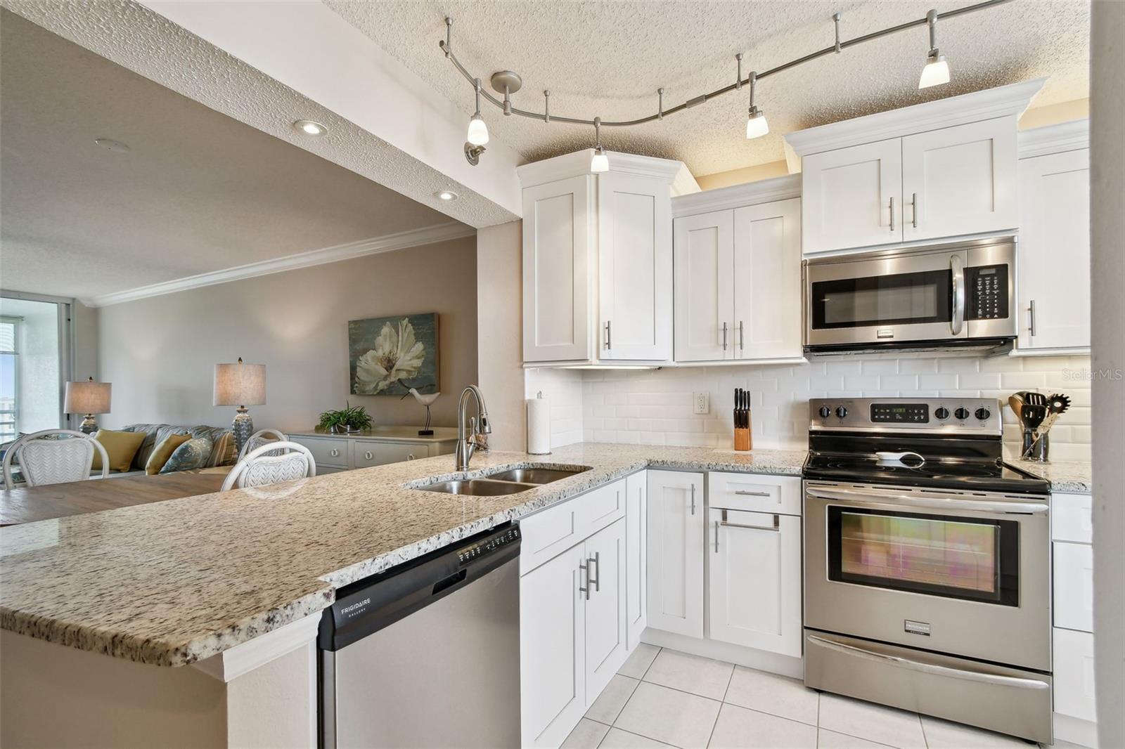 Image 14 of 70 For 4460 Fairways Boulevard 607