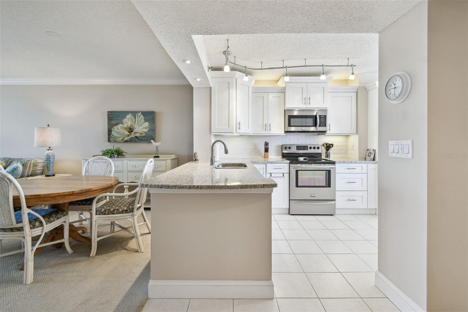 Image 15 of 70 For 4460 Fairways Boulevard 607