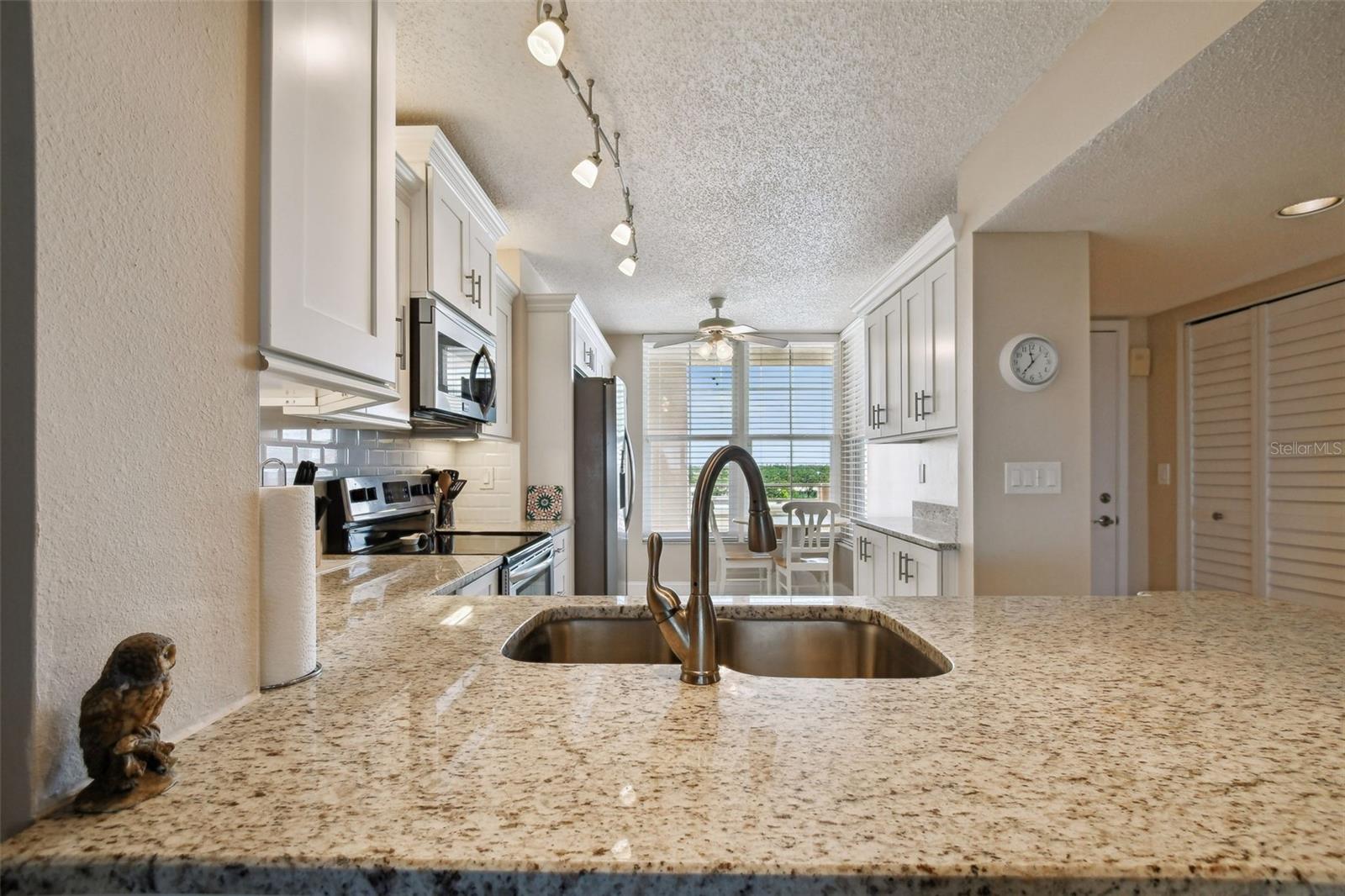 Image 20 of 70 For 4460 Fairways Boulevard 607
