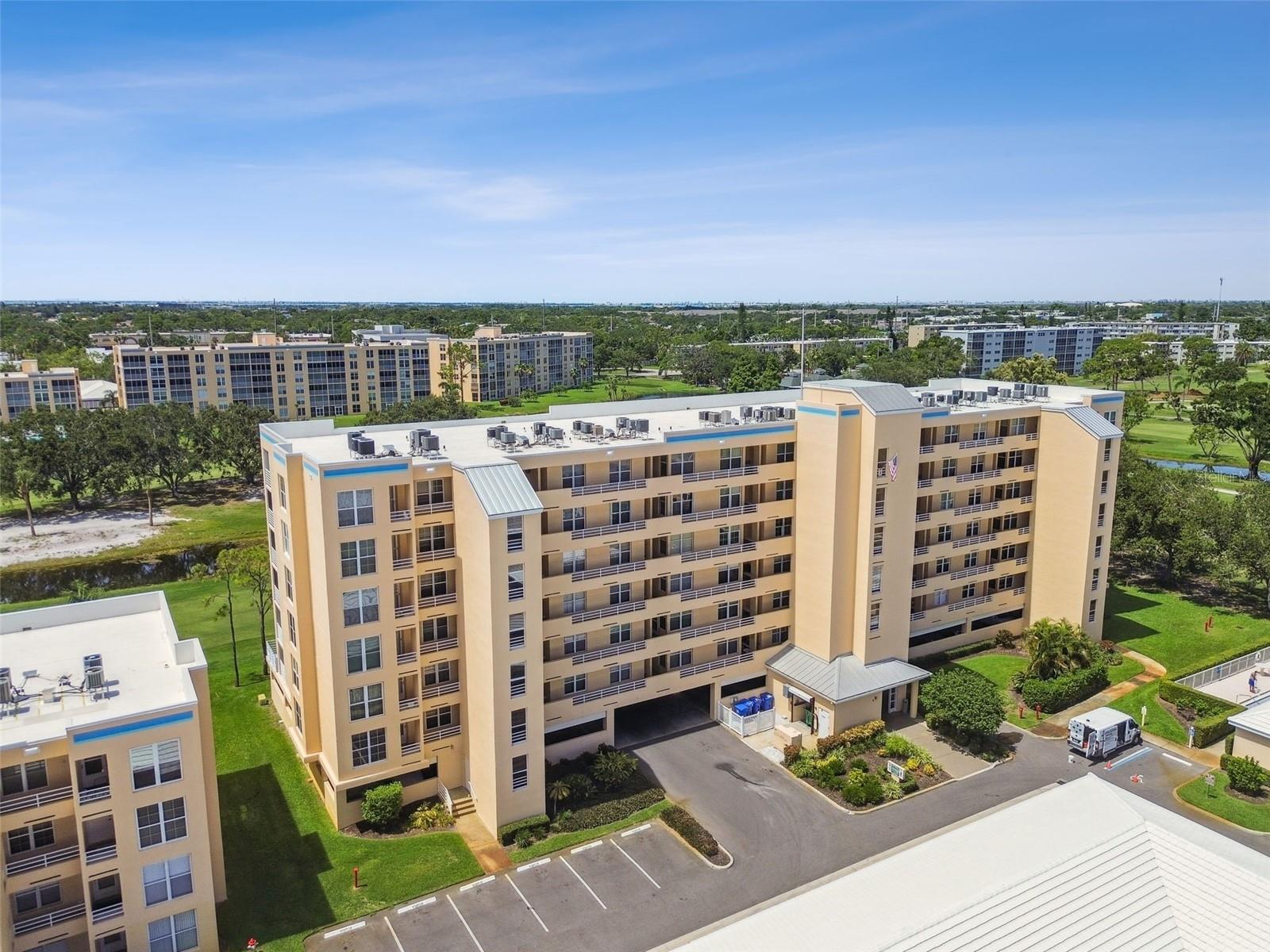 Image 4 of 70 For 4460 Fairways Boulevard 607