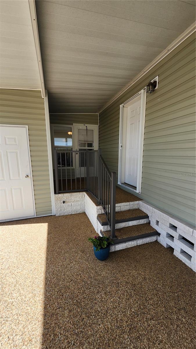Listing photo id 12 for 1503 23rd Avenue W