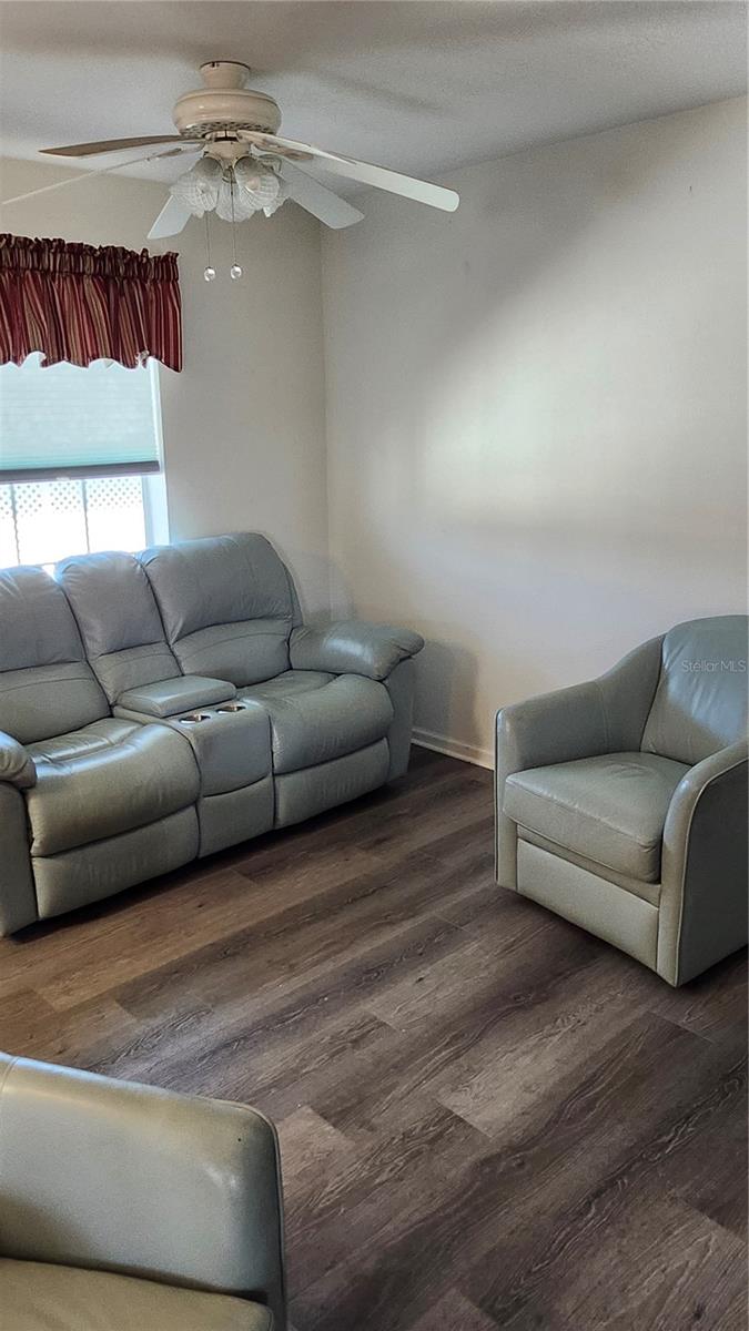 Listing photo id 6 for 1503 23rd Avenue W