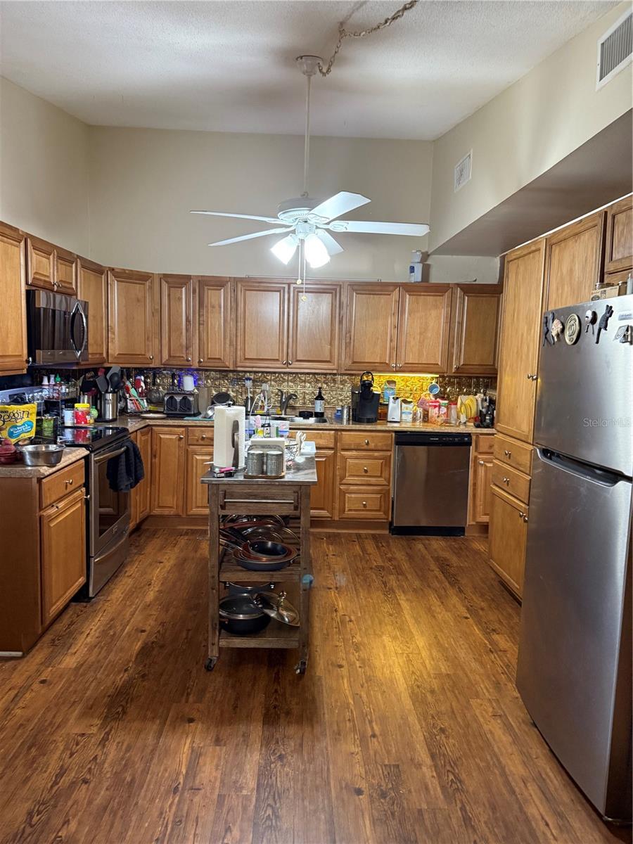 Image 11 of 32 For 804 46th Street Court E