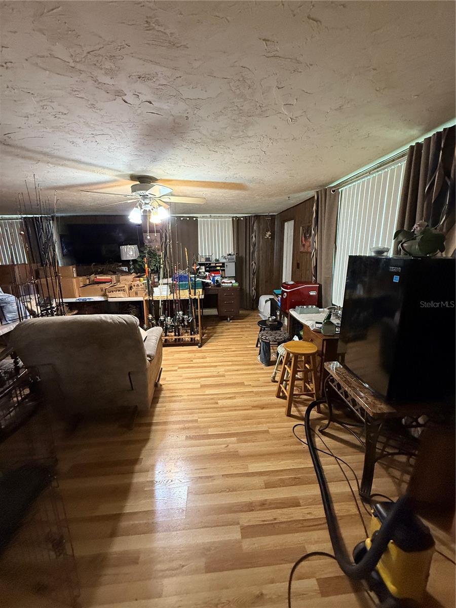 Image 17 of 32 For 804 46th Street Court E